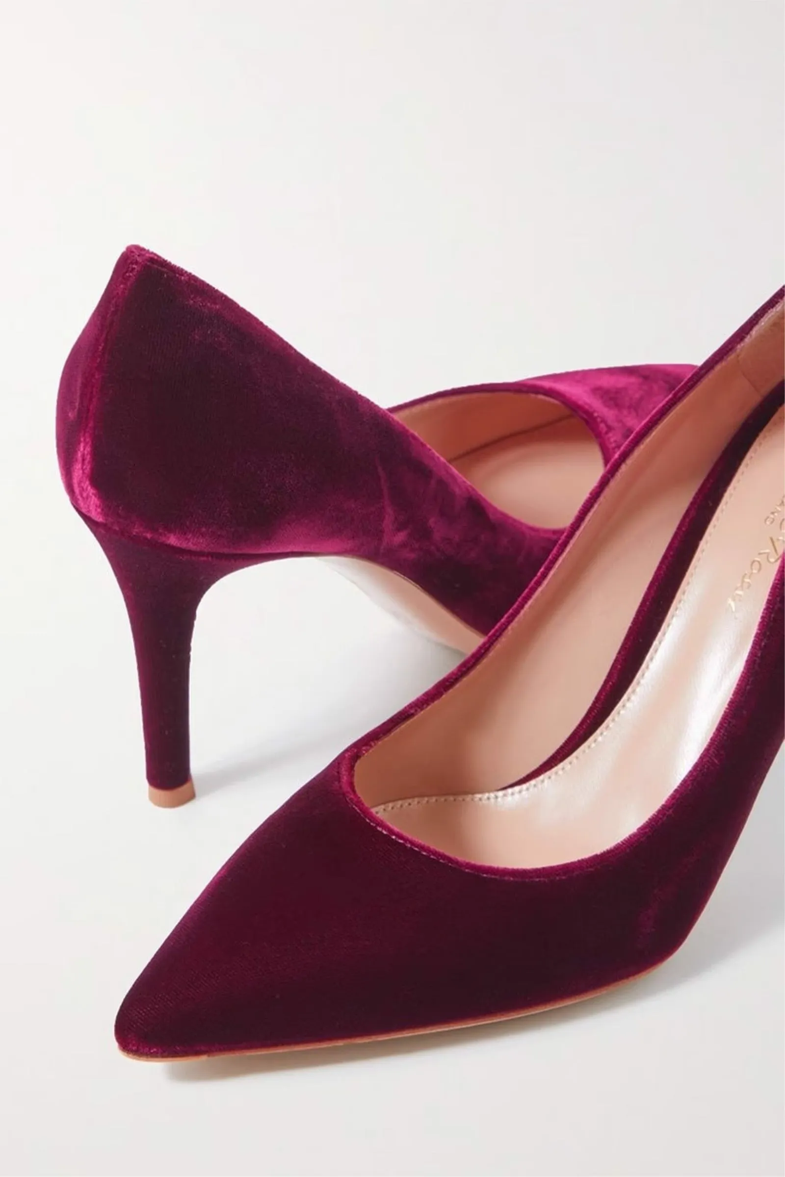 85 velvet pumps