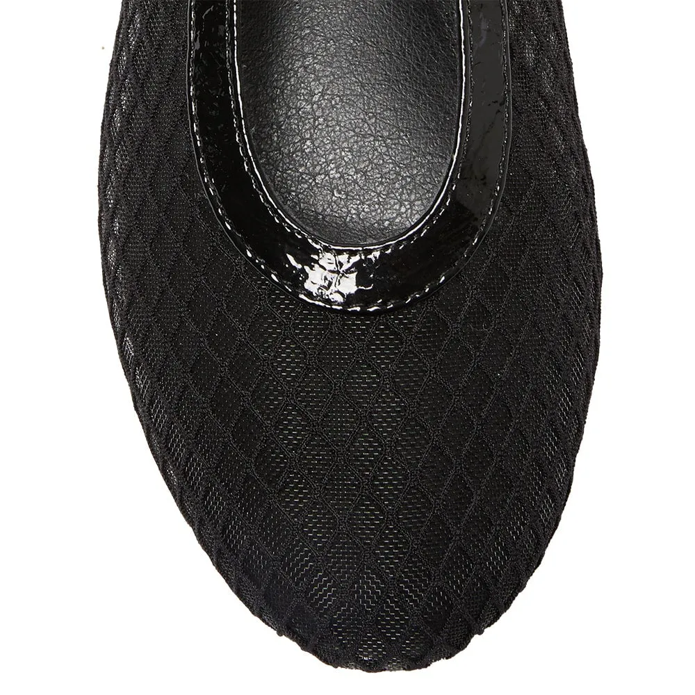 Reign Flat in Black