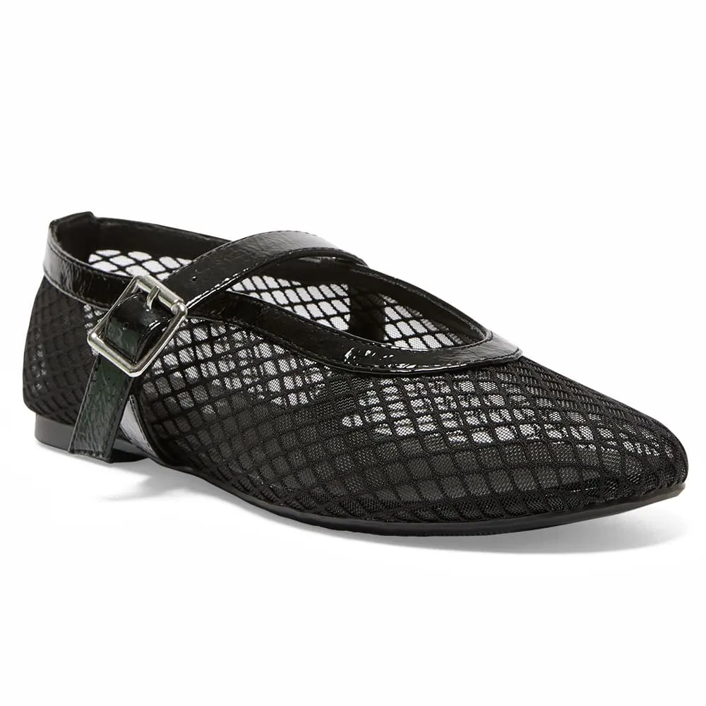 Reign Flat in Black