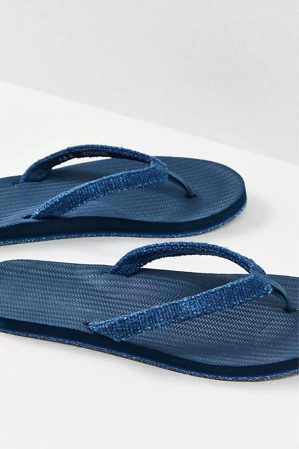 Women's Flip Flops Recycled Pable Straps - Indigo/Shore